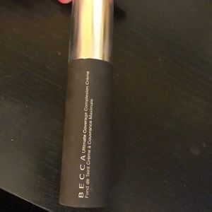 Becca ultimate coverage complexion foundation